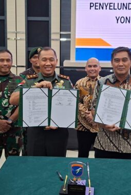 Danrem 121/ABW Dampingi Pangdam XII/Tpr Serahkan 21,9 Kg Sabu dan 3 Tersangka ke BNN : Pengungkapan Jaringan Narkotika Lintas Batas